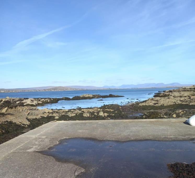 Radharc An Chuain 2 Bedroom Holiday Home Galway Luaran gambar
